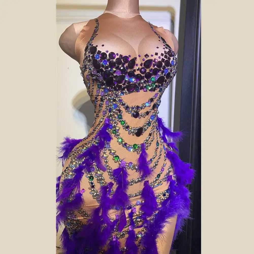 Женское вечернее платье русалка фиолетовое с высоким разрезом стразами и