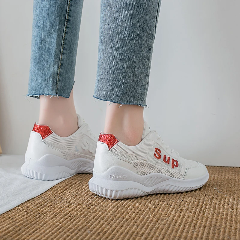 Белые модные кроссовки женская Вулканизированная обувь на платформе для папы