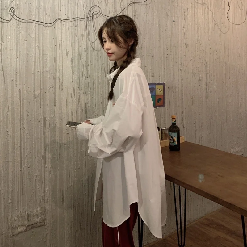 

Women's Lace Shirt with of Autumn Clothing Cuff Design