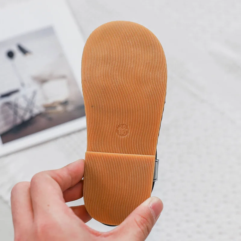 Обувь для девочек из искусственной кожи Летние сандалии маленьких Нескользящая