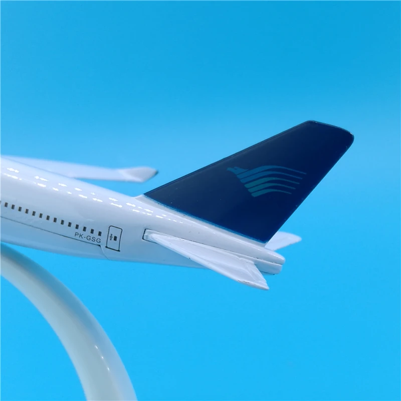 Масштаб 1:400 16 см авиамодель авиасамолета Garuda Indonesia Airlines из металлического сплава
