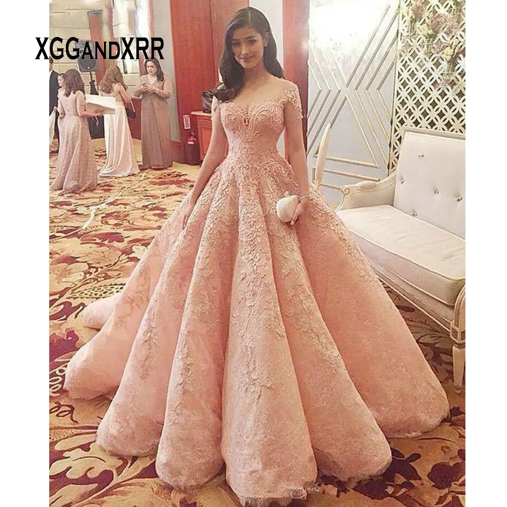 

Luxury Pink Prom Dress 2020 Scoop Illusion Neck Short Sleeves Lace Applique Puffy Skirt Long Formal Party Gown Sweet 15 16 Gowns