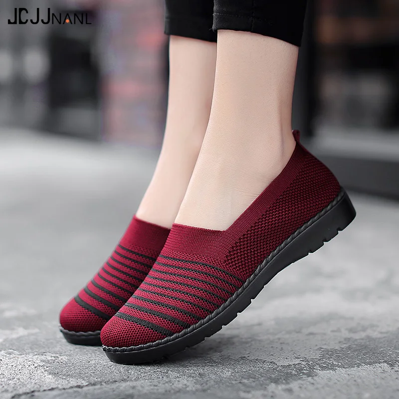 Недорогие дышащие женские кроссовки Уличная обувь для бега нескользящая уличная