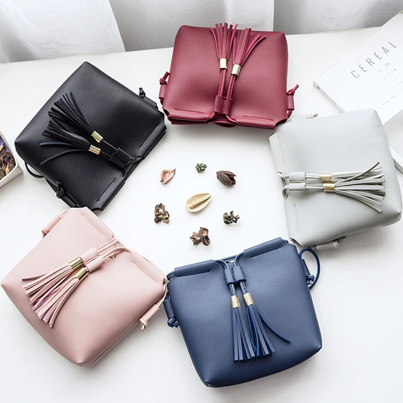 Женская сумка ведро с кисточками винтажная на шнурке из искусственной кожи