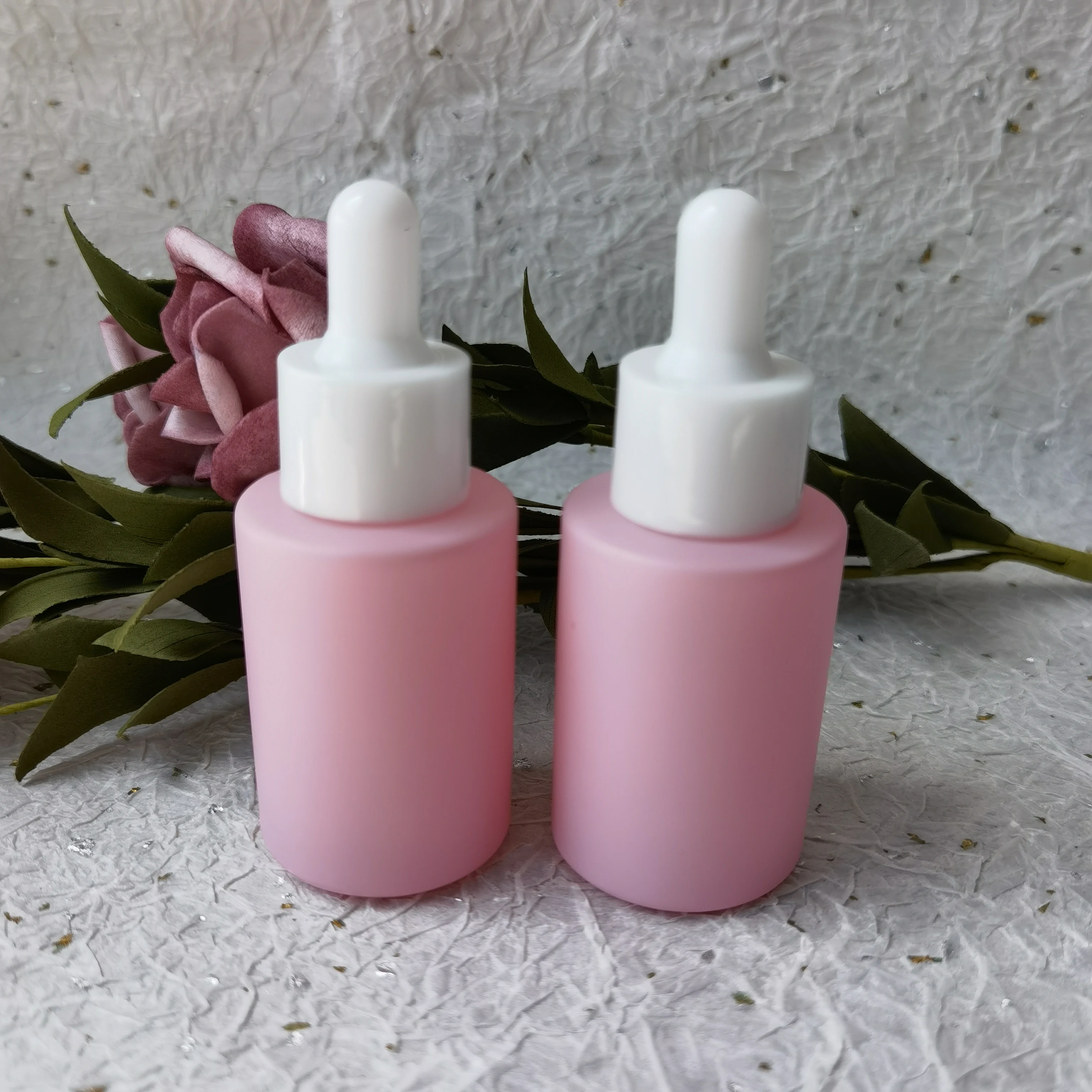

Оптовый Производитель, индивидуальная косметическая упаковка 20 мл 30 мл, матовая розовая стеклянная бутылка для эфирного масла, стеклянная ...