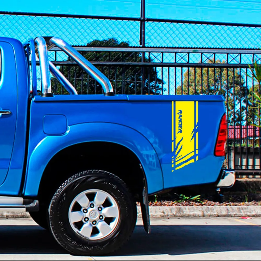 Наклейки на автомобиль с изображением горных приключений пересеченных по