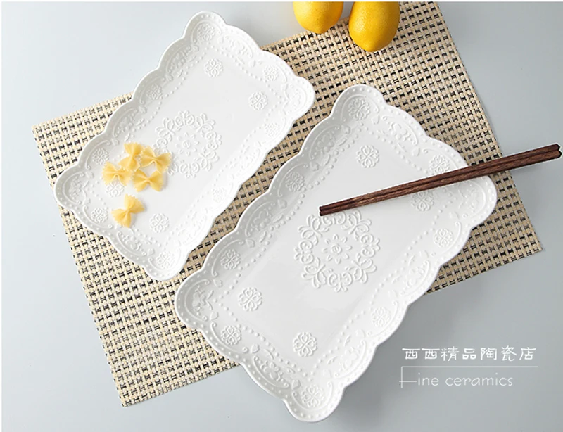 Тарелка из белого тисненого фарфора для буфета 10 дюймов керамическая японская