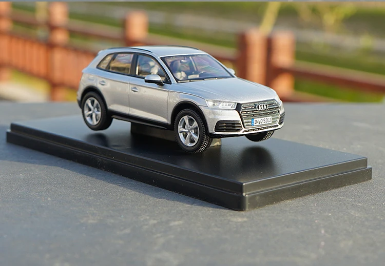 1:43 Q5 AUDI Q5 сплав модель автомобиля статическая Высокая имитационная металлическая модель автомобилей с оригинальной коробкой