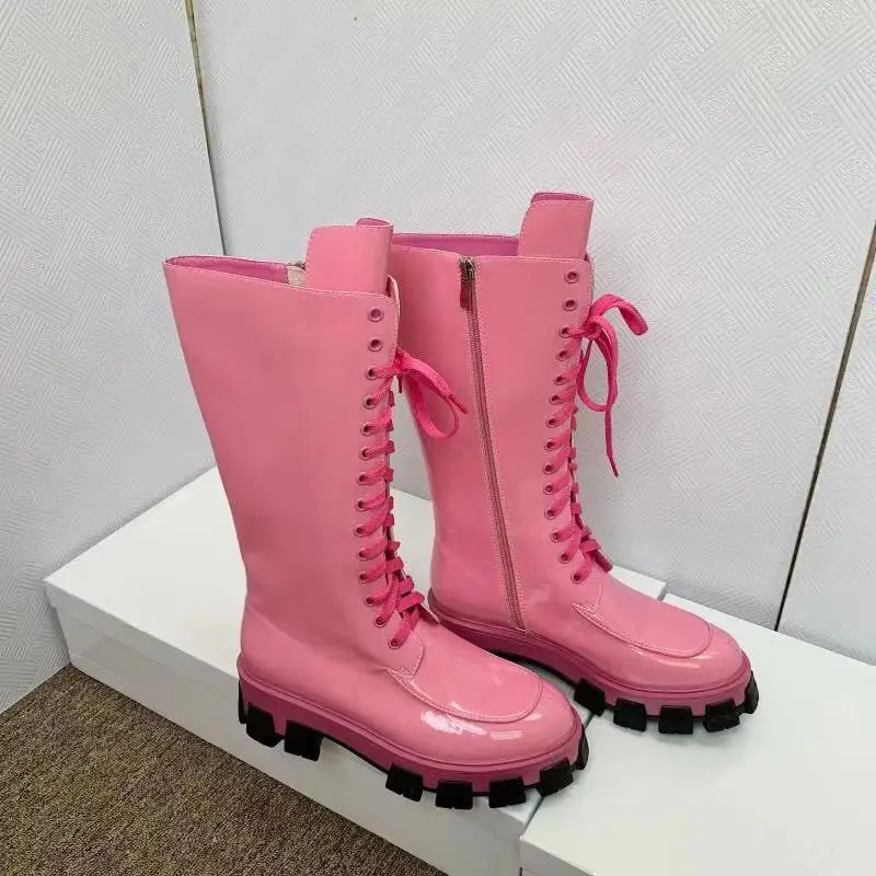 pink long boots Женские сапоги до колена из лакированной кожи; сапоги на платформе со шнуровкой; Женские ботинки в байкерском стиле; фирменный дизайн; Сезон Зима; Botines Mujer; коллекция года - Цвет: pink long boots