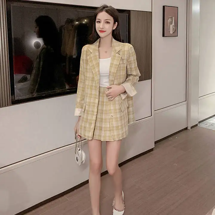 Женский костюм из двух предметов клетчатый пиджак и плиссированная юбка осень 2019