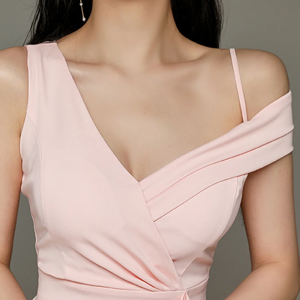 

Elegant Party Pink Dress 2021 Summer Sleeveless Asymmetric Collar Suspenders Decorated Ruffles High Waist Tight Dress Women