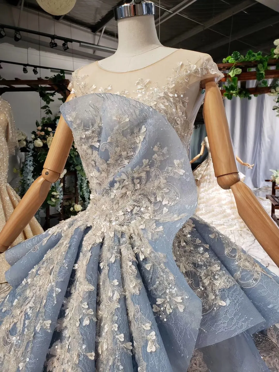 2019 Fall Summer Lace Flowers Light Blue Wedding Dresses Crystals Lace Suit For Pregnant Bridal Pearls Puffy Bridal Ball Gowns