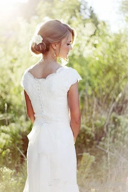 Женское свадебное платье с юбкой годе элегантное белое кружевное V-образным
