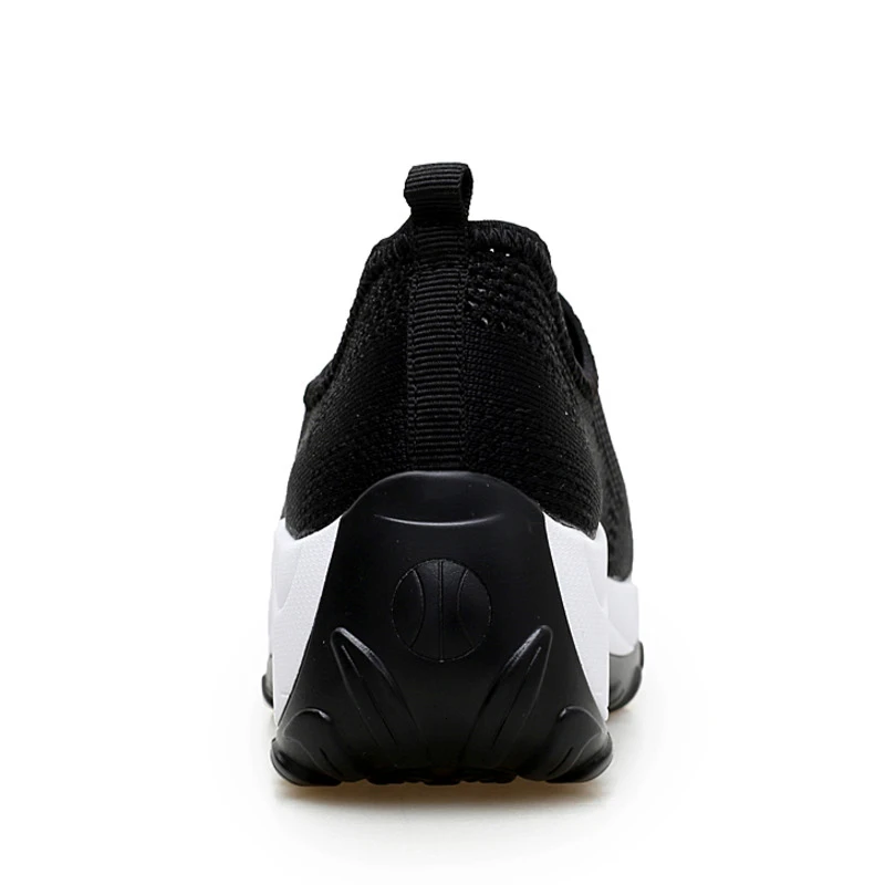 Женские кроссовки без шнуровки на танкетке летняя светильник спортивная обувь