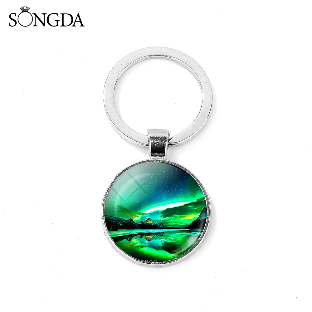 Брелок для ключей с изображением зелёного Северного света | Украшения и