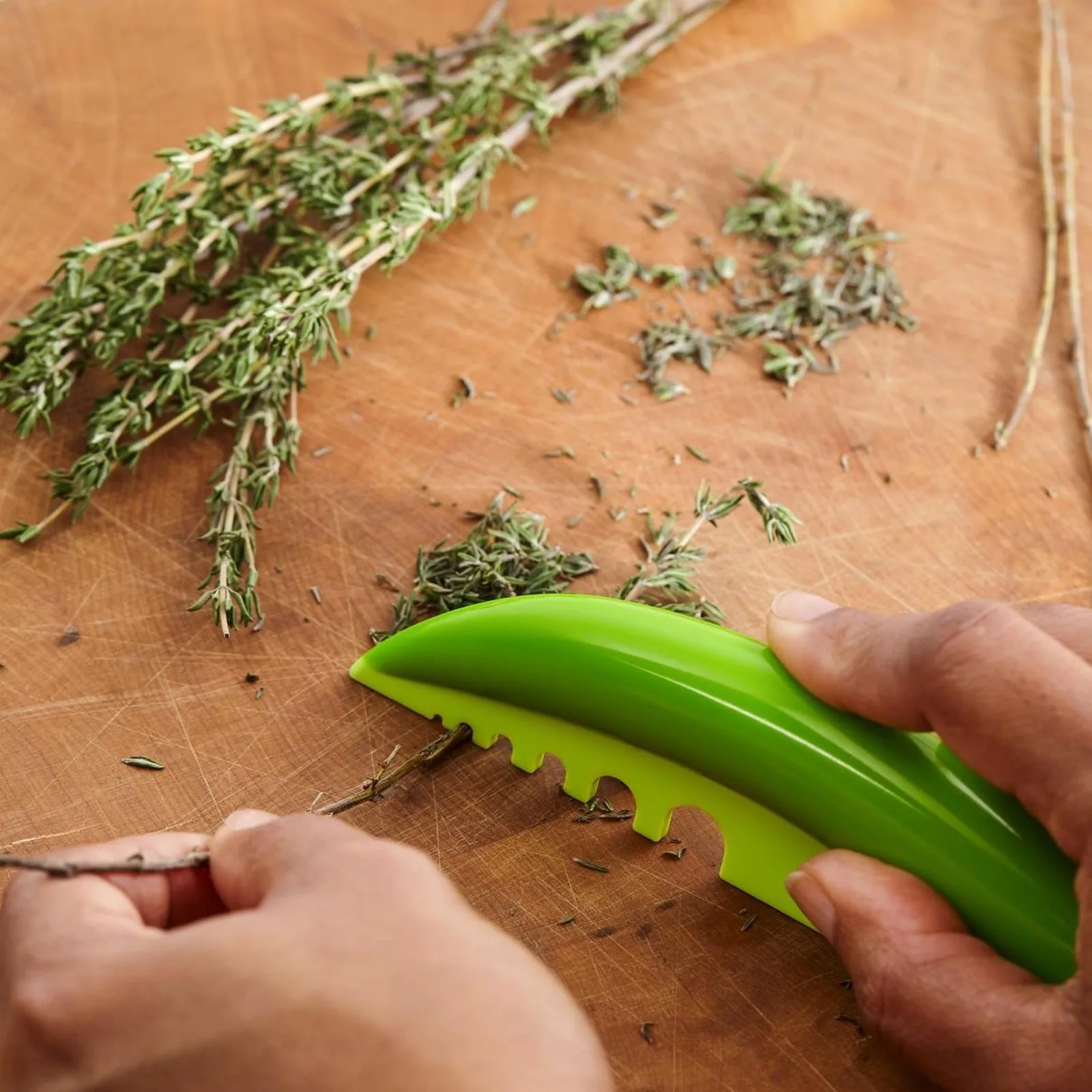 

Herb Stripper Suitable For Branched Stems And Delicate Tips Of Thyme Kitchen Supplies Kitchen tools are light, durable and easy