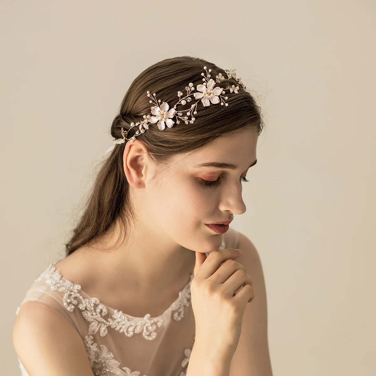 

O578 Elegant Bridal Headdress Golden Alloy Beads Crystal Flowers Handmade Head Band for Bride Wedding
