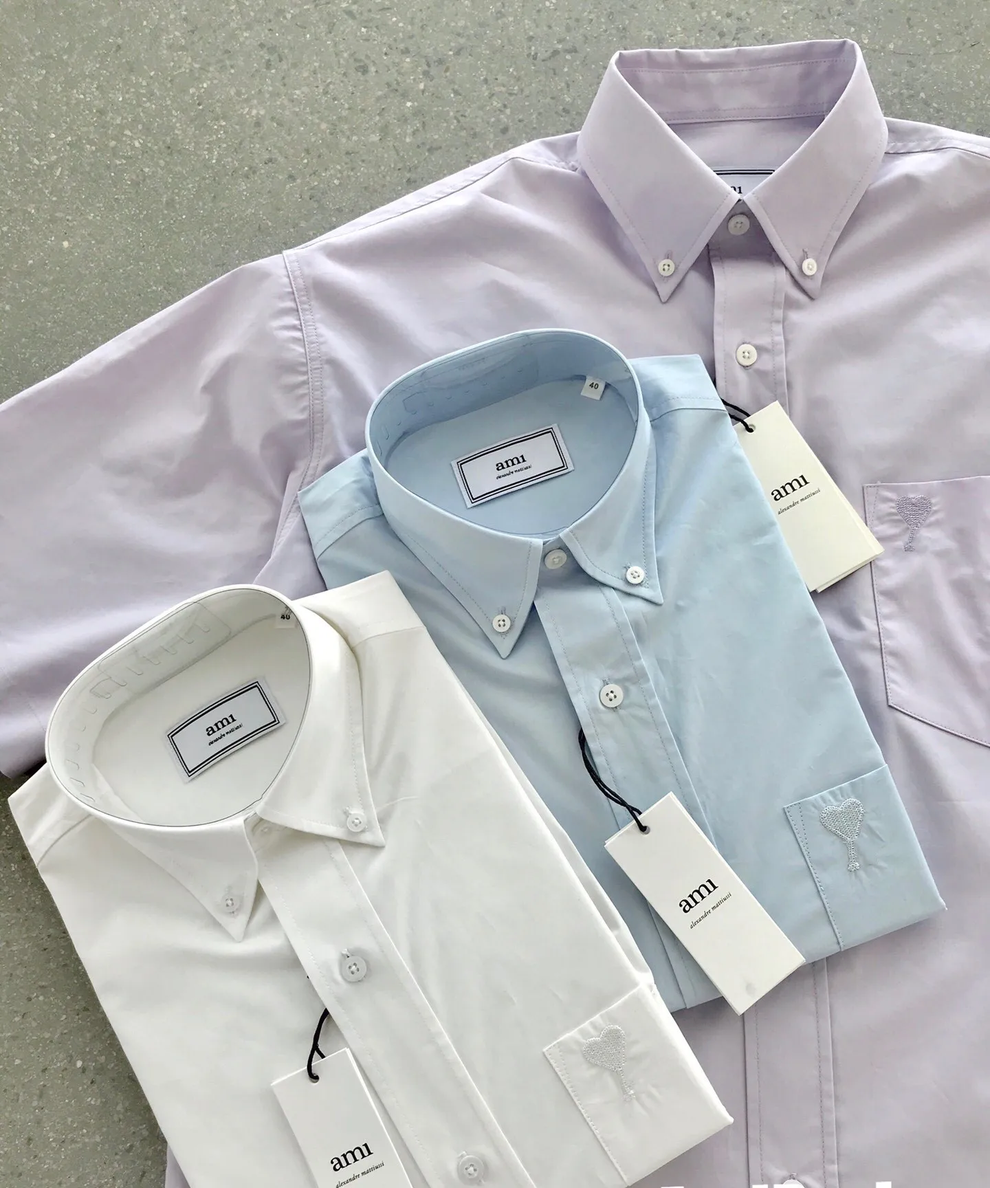

Summer brought the man A love long sleeve dress shirt square iron on A regular basis for anti-wrinkle shirt pocket male society