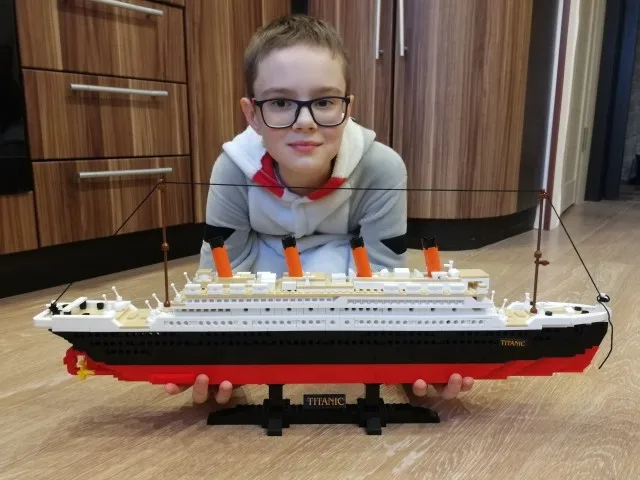 

Titanic RMS cruise Boat ship City Model building kits 3D Blocks Educational Figures diy toys hobbies for children Bricks