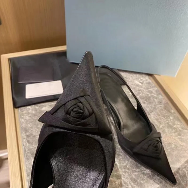

Women's Shoes