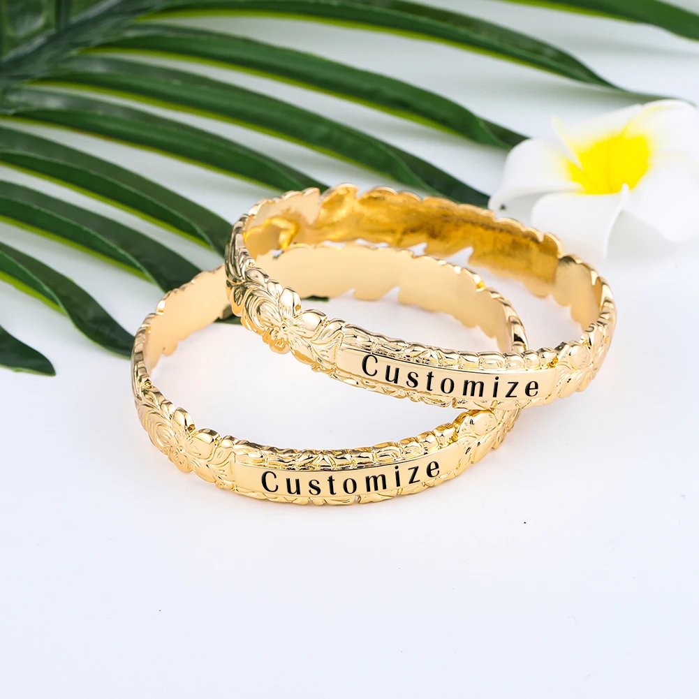 

SophiaXuan Hwaiian Customized Name Bracelet Fashion Letter Bangle Bracelets Polynesian Plumeria Flower Bangles Jewelry for Women