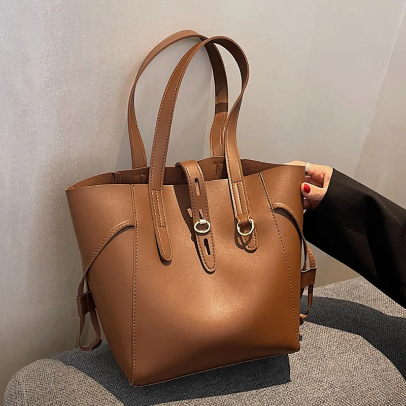 

Осенне-зимняя Ретро сумка на плечо, модные новые женские сумки, вместительная сумка для покупок из мягкой кожи, женские брендовые дизайнерс...