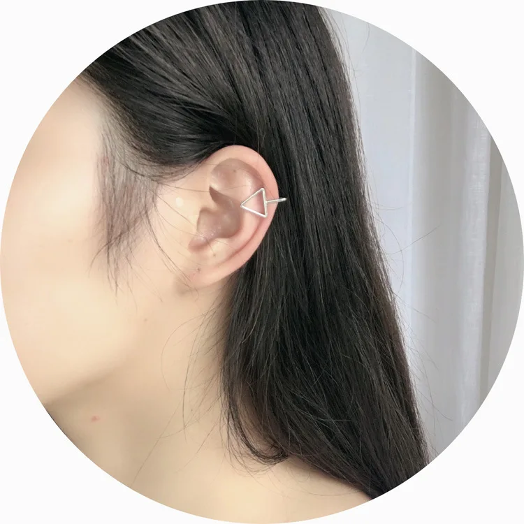 Серьги манжеты для пирсинга треугольный хрящ черный цвет|Серьги-гвоздики| |