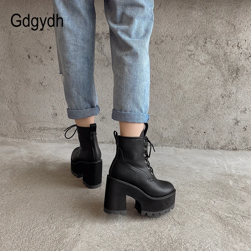 Женские ботильоны на платформе Gdgydh черные обувь высоком квадратном каблуке в