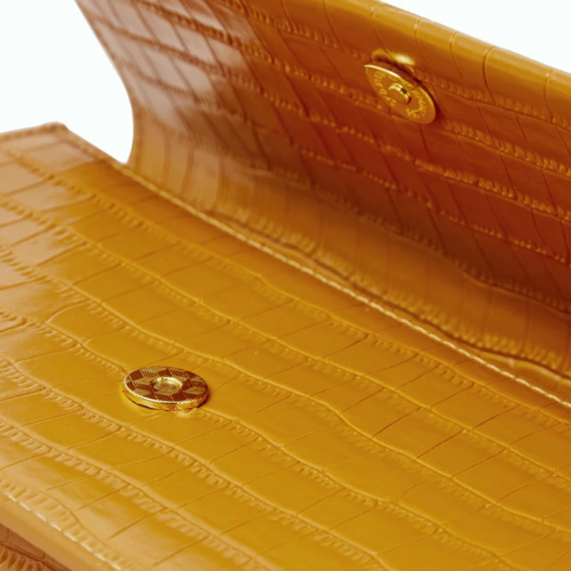 

Coated Cowhide Leather Crocodile Pattern Solid Color Crossbody Bag Simple Chain Small Square Bag Fashion Pearl Handbag