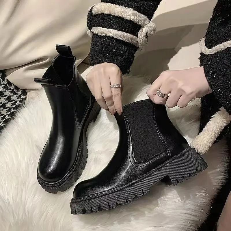 2021 New Chunky Boots Fashion Platform Women Ankle Female Sole Pouch Ankle Botas Mujer Round Toe Slip-On Botas Altas Mujer