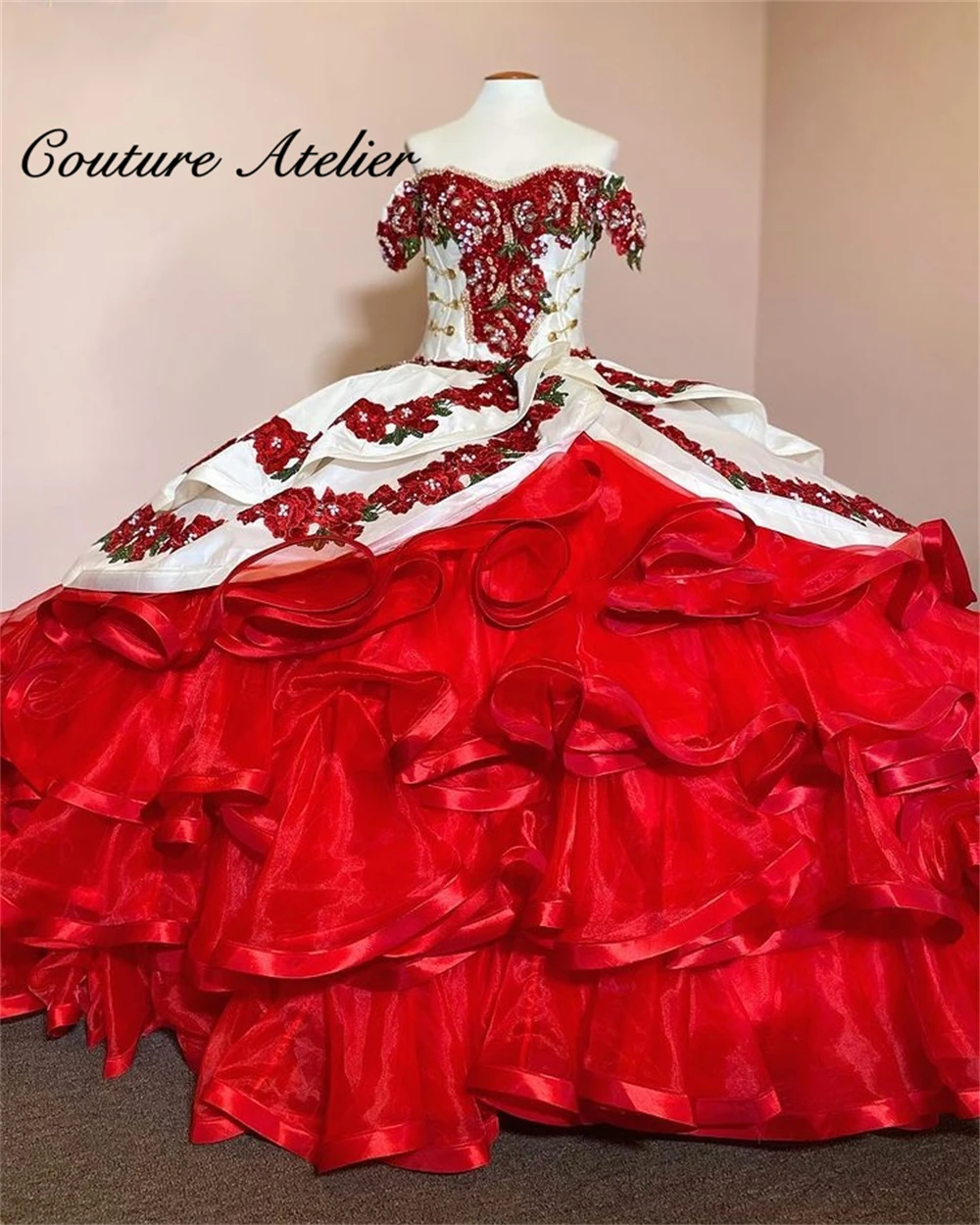 Купи Red And White Ball Gown Quinceanera Dresses Formal Prom Graduation Gowns Lace Up Princess Sweet 15 16 Dress vestidos de 15 años за 14,700 рублей в магазине AliExpress