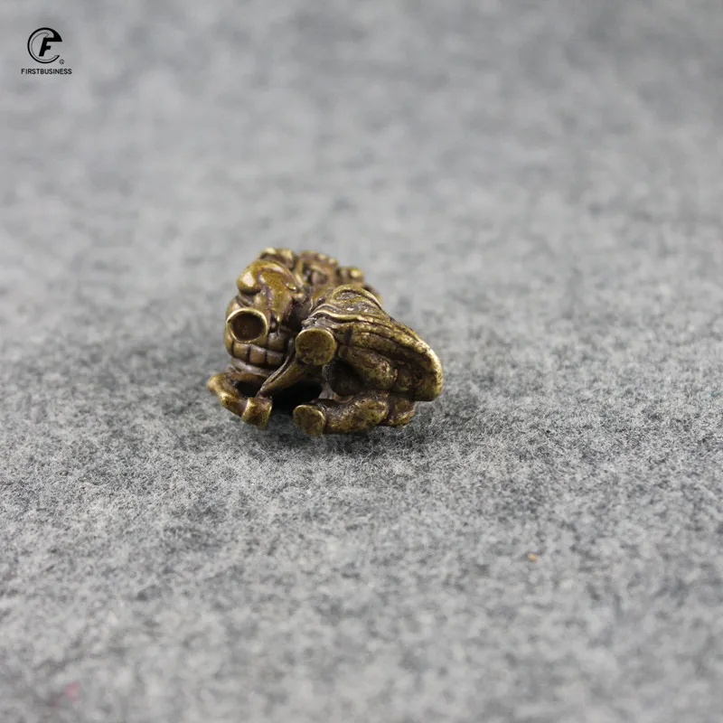 Старинный счастливый зверь Суан НИИ бронзовое украшение сын дракона выглядит