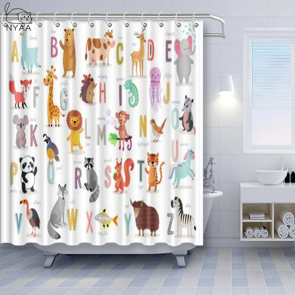 Занавеска в ванную комнату с цветным графическим рисунком и буквами алфавита для