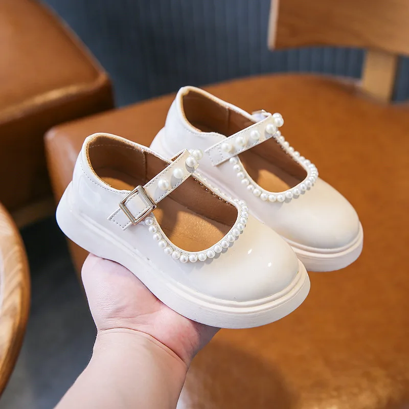 

Детские туфли принцессы, Новинка осени 2021, детские кожаные туфли для маленьких девочек, белые, черные мягкие туфли на платформе без каблука, ...