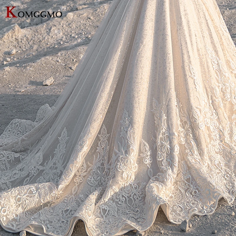 

Elegant Boat Neck Three Quarter Sleeve Wedding Dress Luxury Off the Shoulder Embroidery Appliques Tulle Chapel Train Bridal Gown