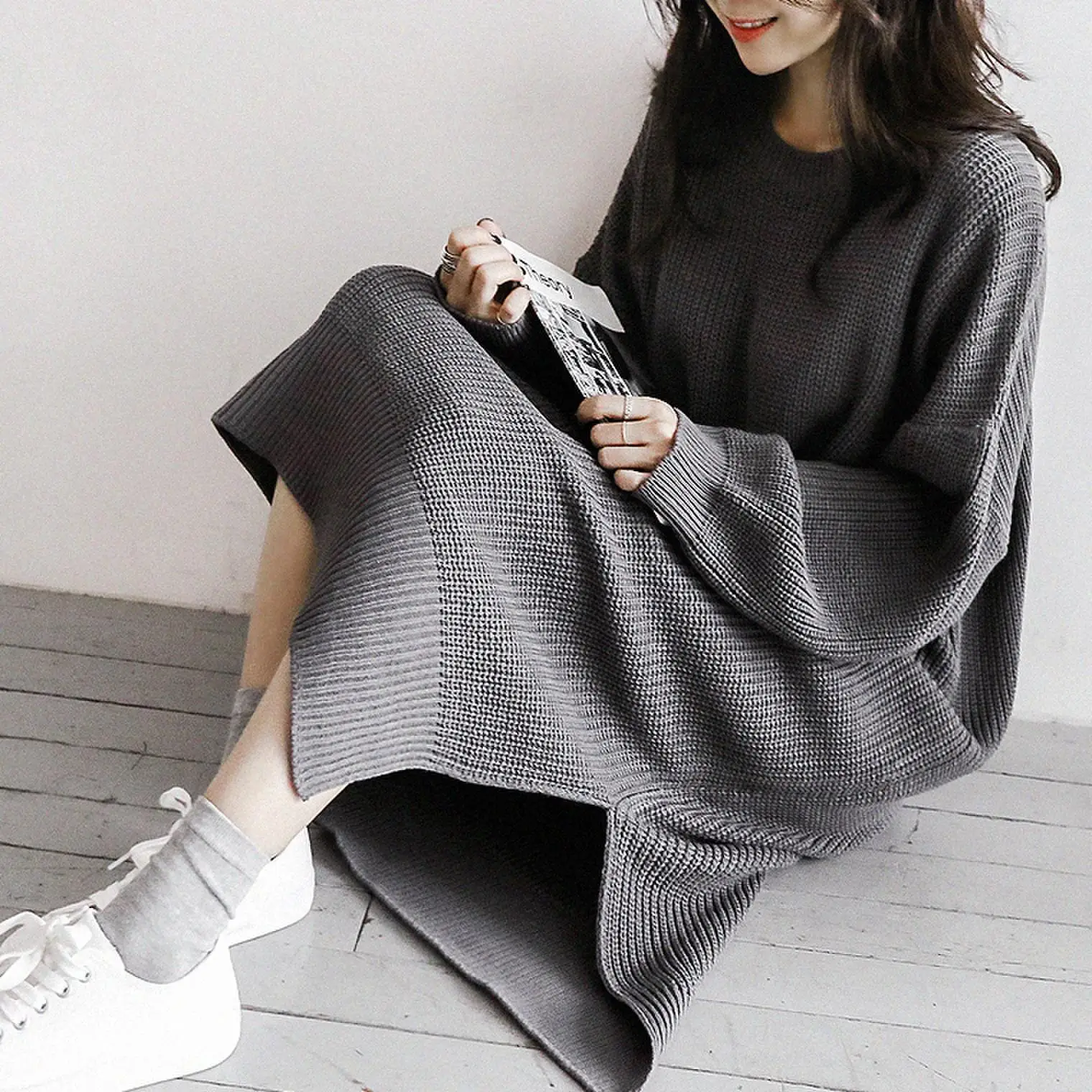 Повседневное свободное платье свитер черное серое трикотажное с длинным рукавом