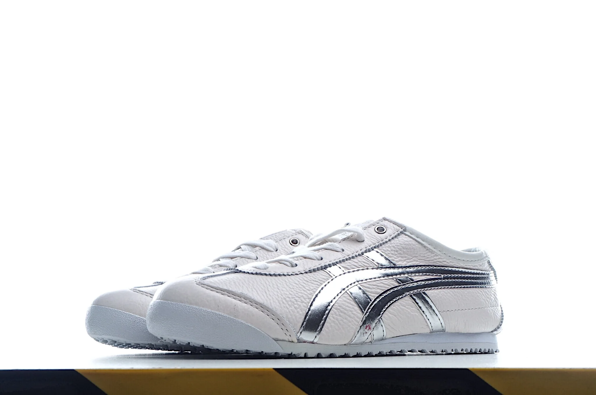 

High-quality Lovers Four Seasons Casual Sports Shoes Men Fashion All-match OutdoorSports Shoes Lightweight Walking Shoes Women