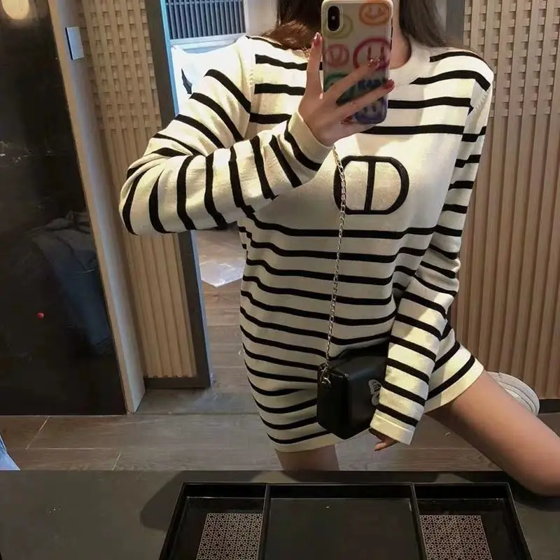 

New striped T-shirt women's mid long pullover in autumn and winter