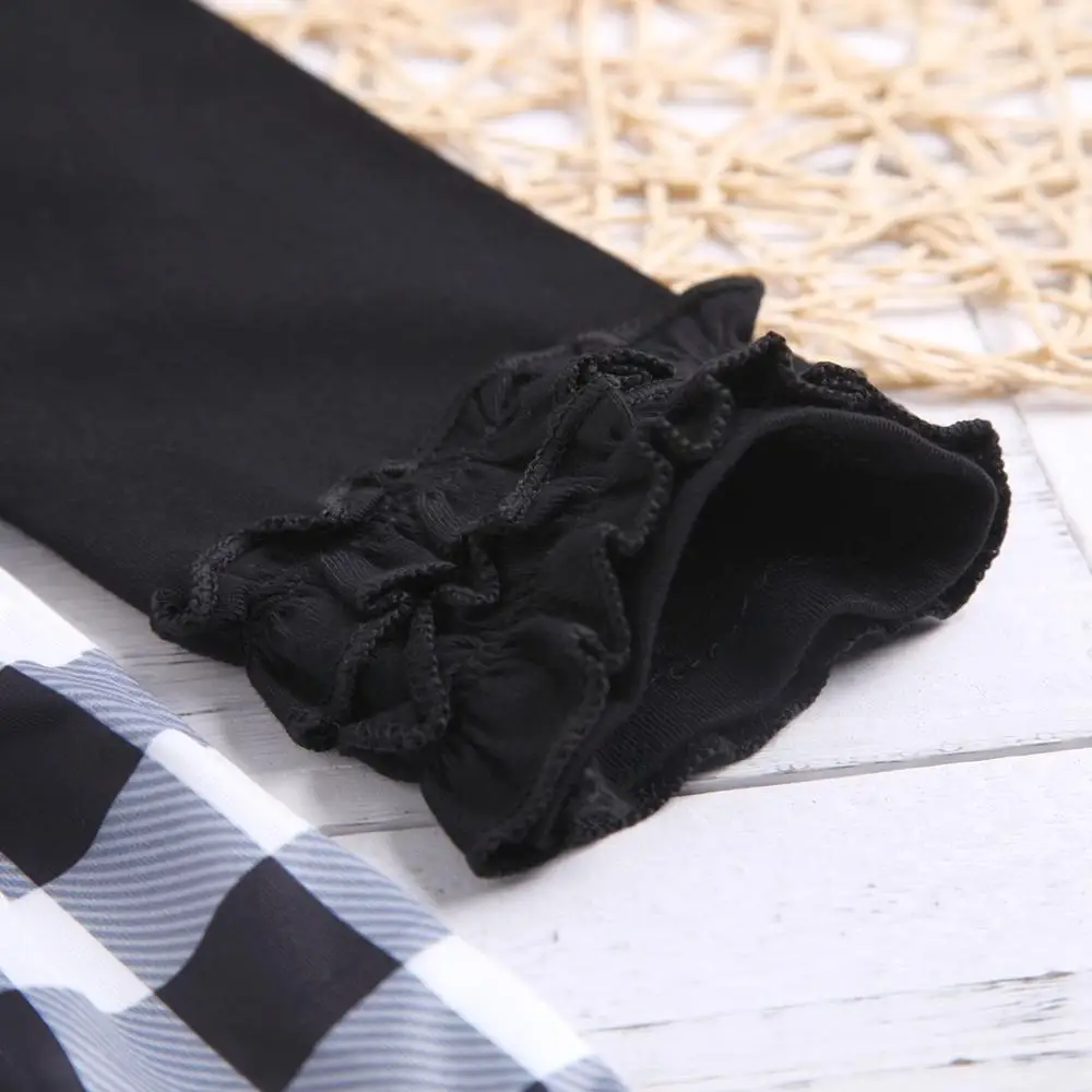 Клетчатое платье с u образным вырезом на спине манжетами и эластичной резинкой