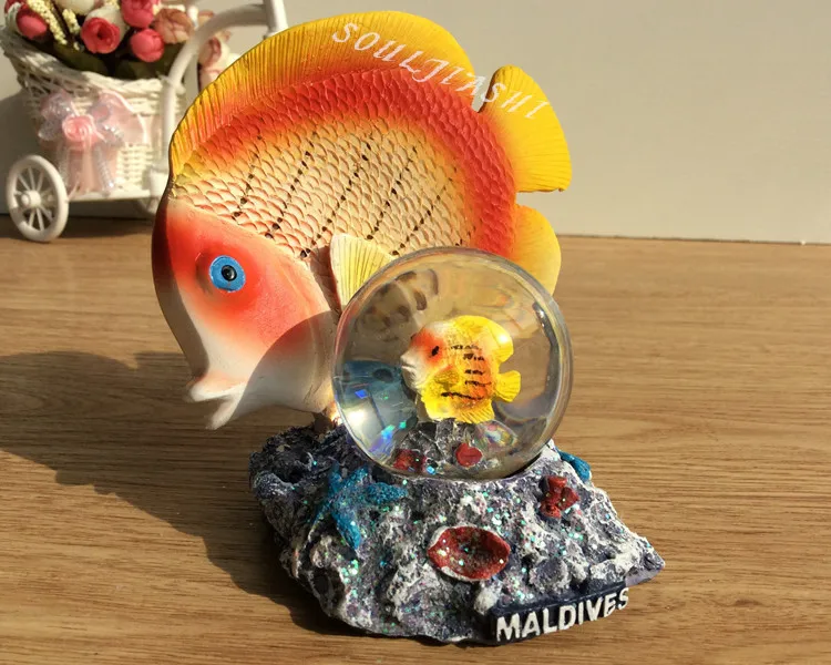 MALDIVES SOUVENIR MEDITERRANEAN HOME DECORATION CUTE FISH CRYSTAL BALL TROPICAL SHAPE RESIN ORNAMENTS | Дом и сад