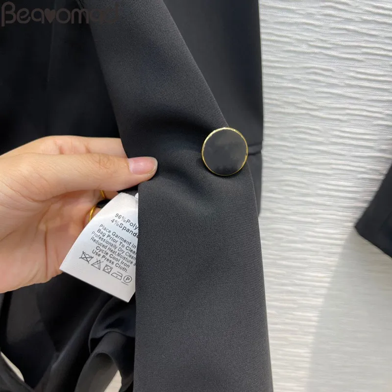 Bearomad 2021Fashion Woman Black Shorts Suit Lapel Sleeveless Straight Type Long Style Coat + Solid Loose Half Pants 2 Piece Set