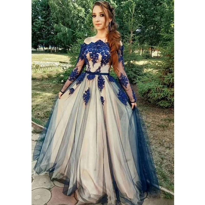

Sexy Boho Prom Dresses Long Sleeve Lace Appliques Off Shoulder Prom Dress A Line Masquerade Formal Evening Party Gowns 2020