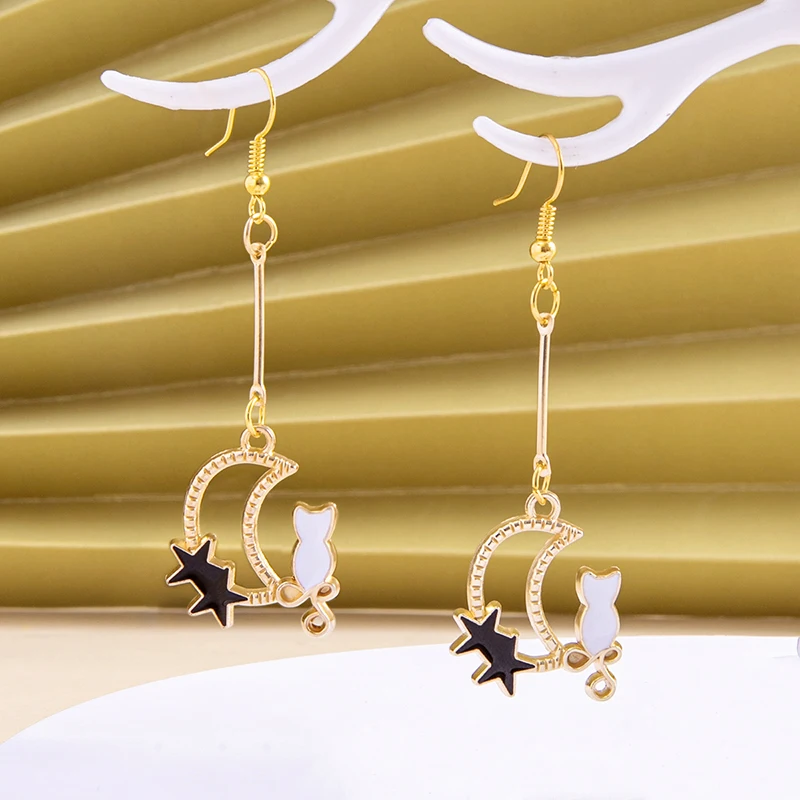 

Cute Animal White Cat Earrings Fashion Gold Moon Star Pendant Dangle Earrings For Women Wedding Party Jewelry Gift