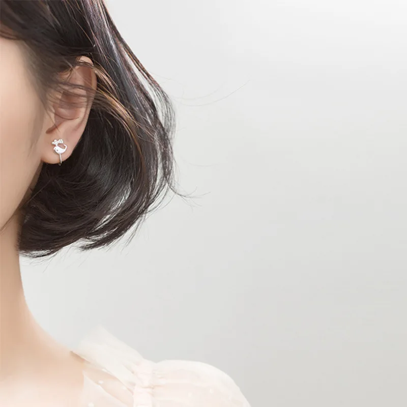 

S925 Silver Whale Ear Clip Cute No Pierced Earrings Diamond Temperament Small Women Classic Party Jewelry Accessories Wholesale