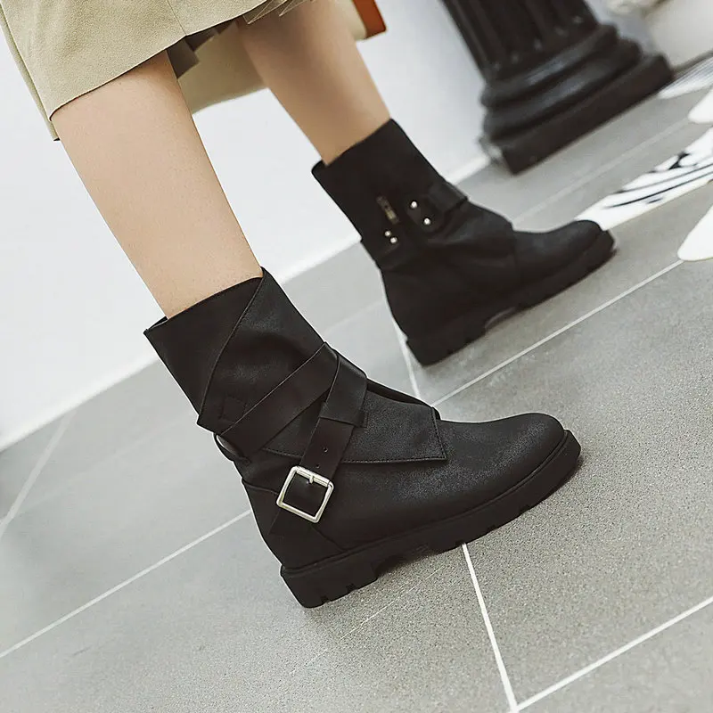 Ботинки женские со шнуровкой на плоской подошве и боковой молнией | Обувь