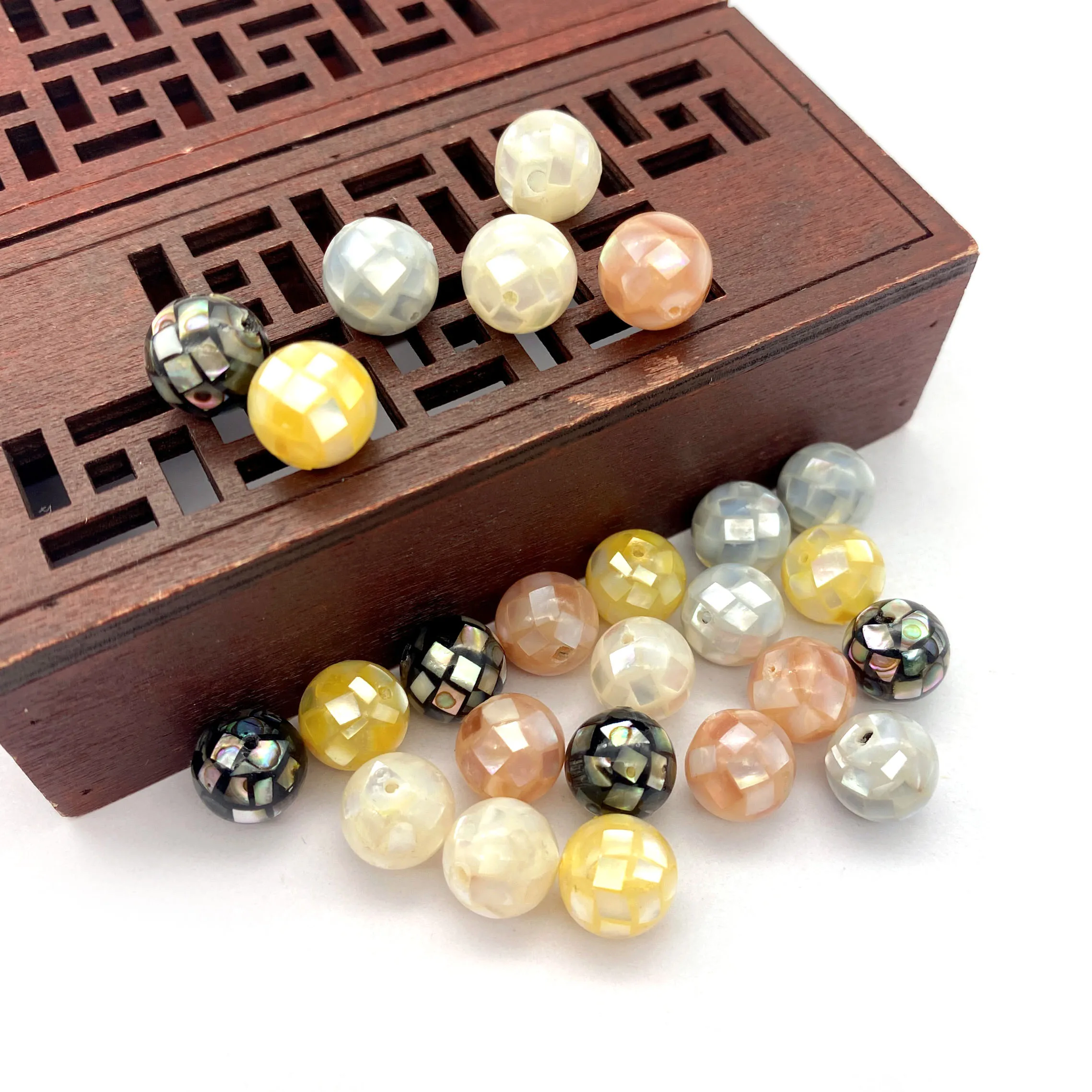 

2pcsNatural Sea Water Shell Mosaic Bead Round Color Necklace DIY Bead Jewelry Making Bracelet Earring Accessories Designer Charm