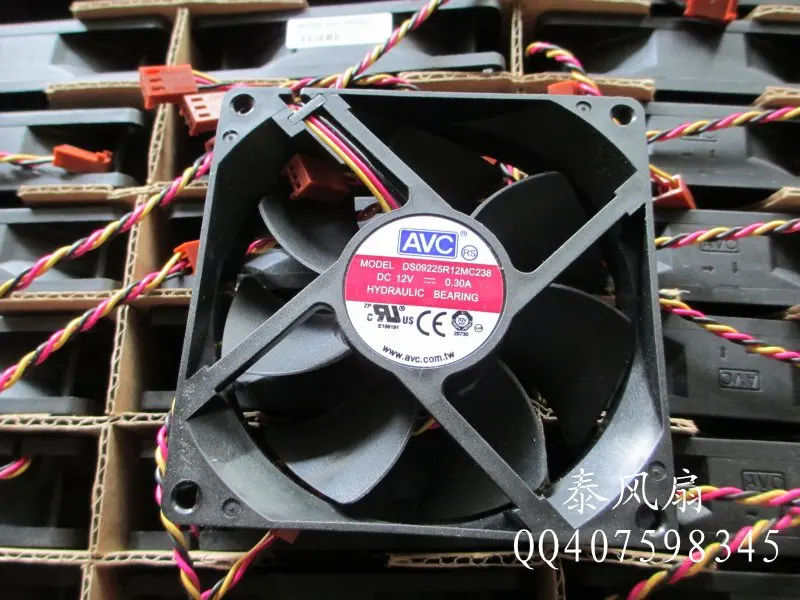 AVC DS09225R12MC238 Сервер охлаждающий вентилятор DC 12V 0.3A Размеры: 90x90x25 мм 3 провода|Кулеры
