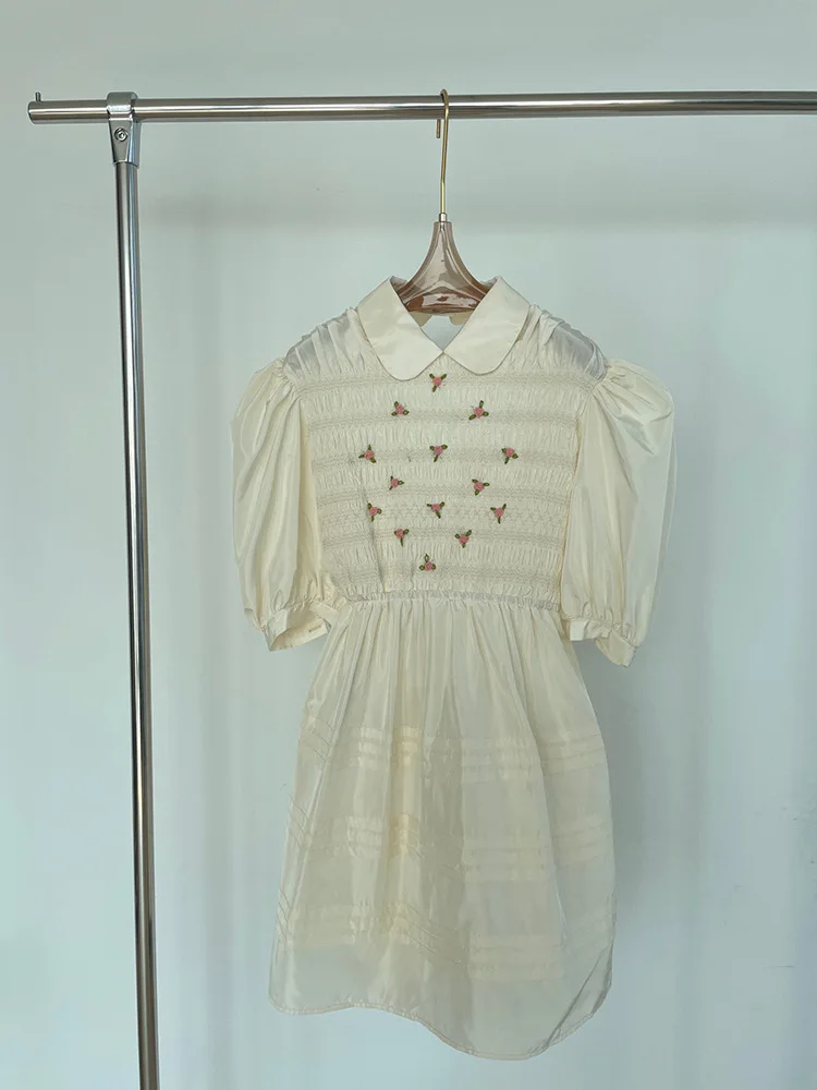 

2021 Spring And Summer Doll Collar Puff Sleeve Flower Embroidery Open Back White Sweet Ball Gown Dress For Girl