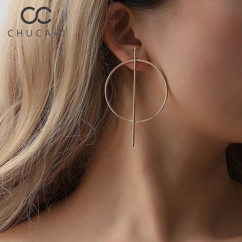 Модные серьги-гвоздики CHUCARI в стиле панк искусственная кожа черная секция