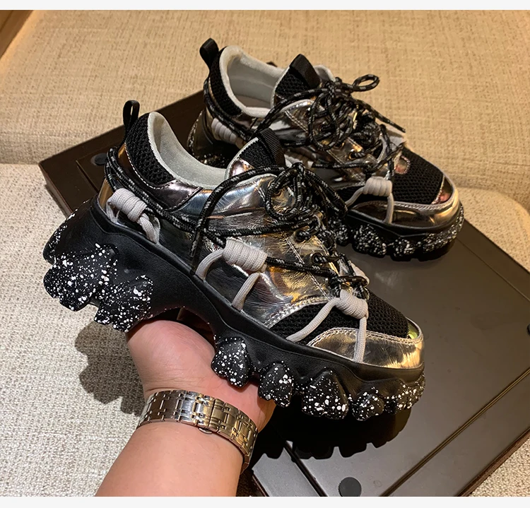 

Thick-soled Height Increasing Woman Sneakers Genuine Leather Fashion All-match Graffiti Lace-Up Shoes 2021 New Arrivial Shoes